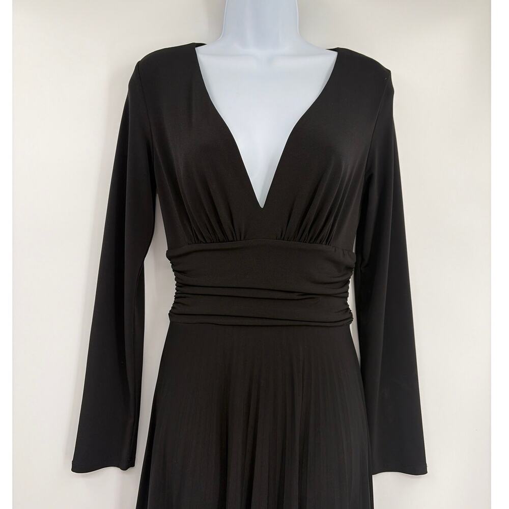 Max and Cleo Fit Flare Dress Sz M Mob Wife Glam Cocktail Plunge Neck Sexy Black - Picture 3 of 10